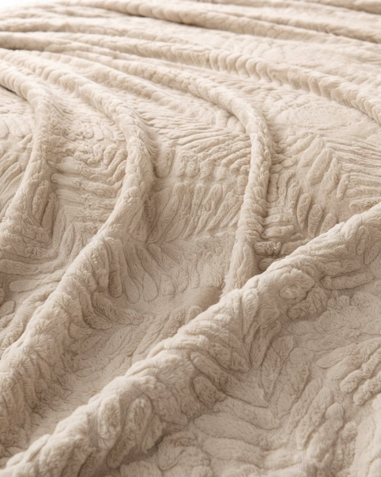 Plushmink Rabbit Fur Throw Blanket Cloud Dancer at Zubaidas Homestore Pakistan