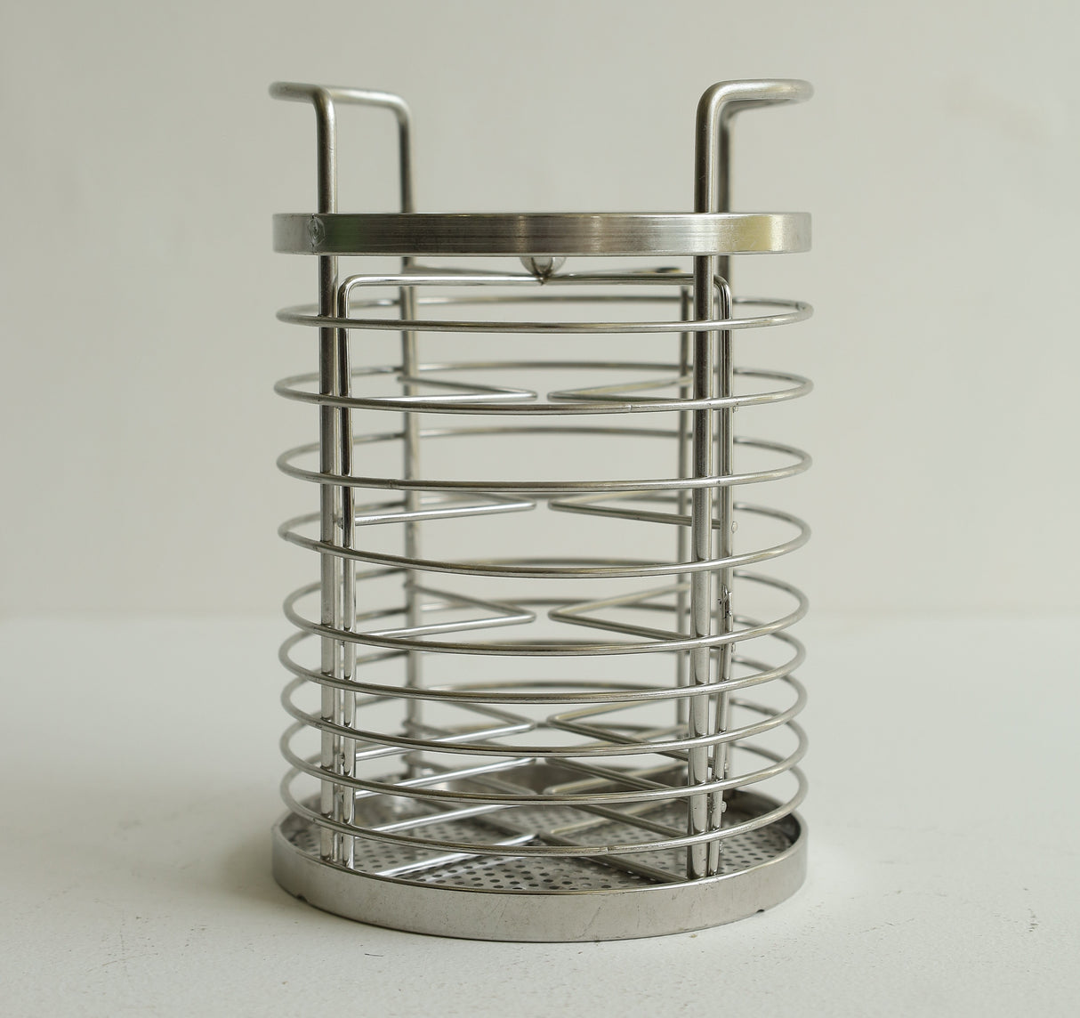 Stainless Steel Wire Mesh Cutlery Holder at Zubaidas Homestore Pakistan